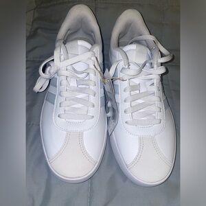 womens new size 9 adidas Classic White Lace-Up Sneakers